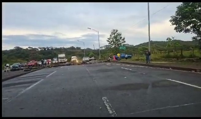 Cierre en Las Lajas, San Félix.