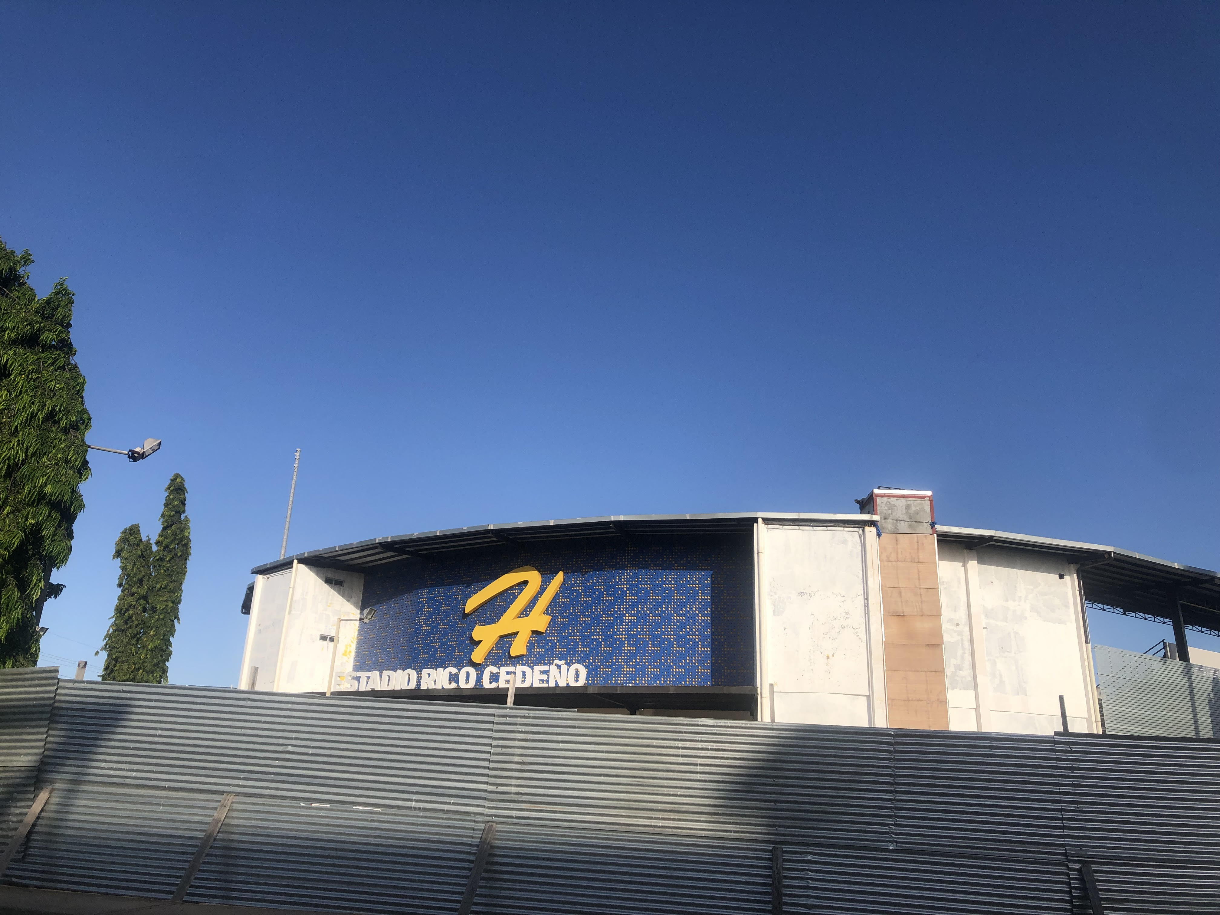 Estadio Rico Cedeño sin terminar.