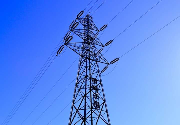 Costa Rica le baja el switch a Panamá y dice que no comprará energía
Según el comunicado del ICE, Costa Rica no mantiene contratos firmes de compra de electricidad con Panamá,