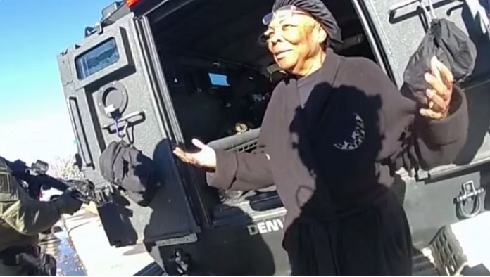 Un malentendido en la ubicación proporcionada por la aplicación lleva a una acción policial dramática y a una compensación considerable para la afectada por el error. Foto: Departamento de Policía de Denver