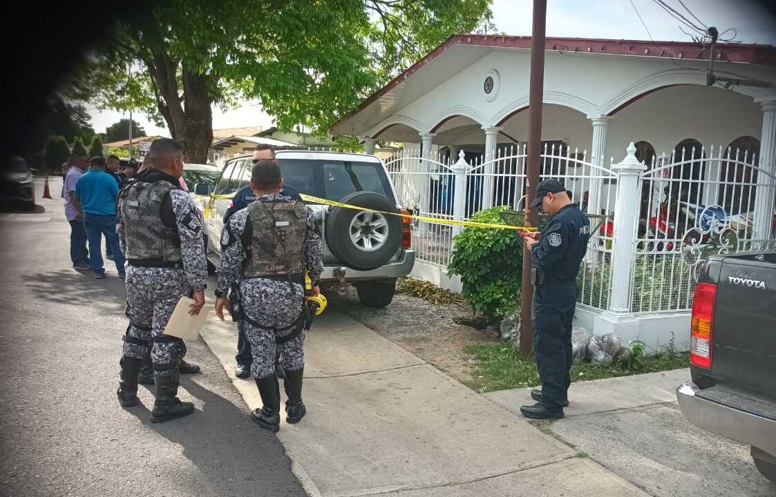Mata a su pareja de varias puñaladas tras una discusión