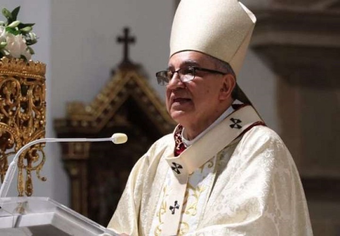 monseñor José Domingo Ulloa.