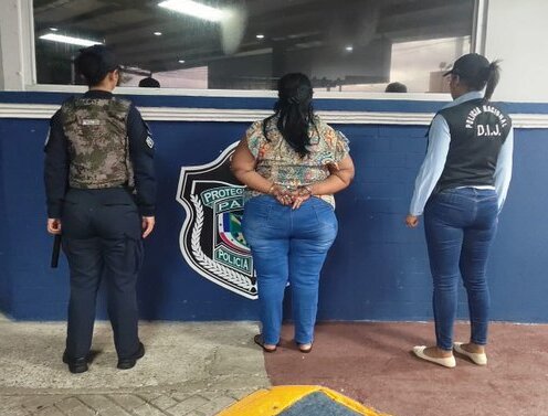 Profesor e inspector detenidos por cobro ilegal en citas