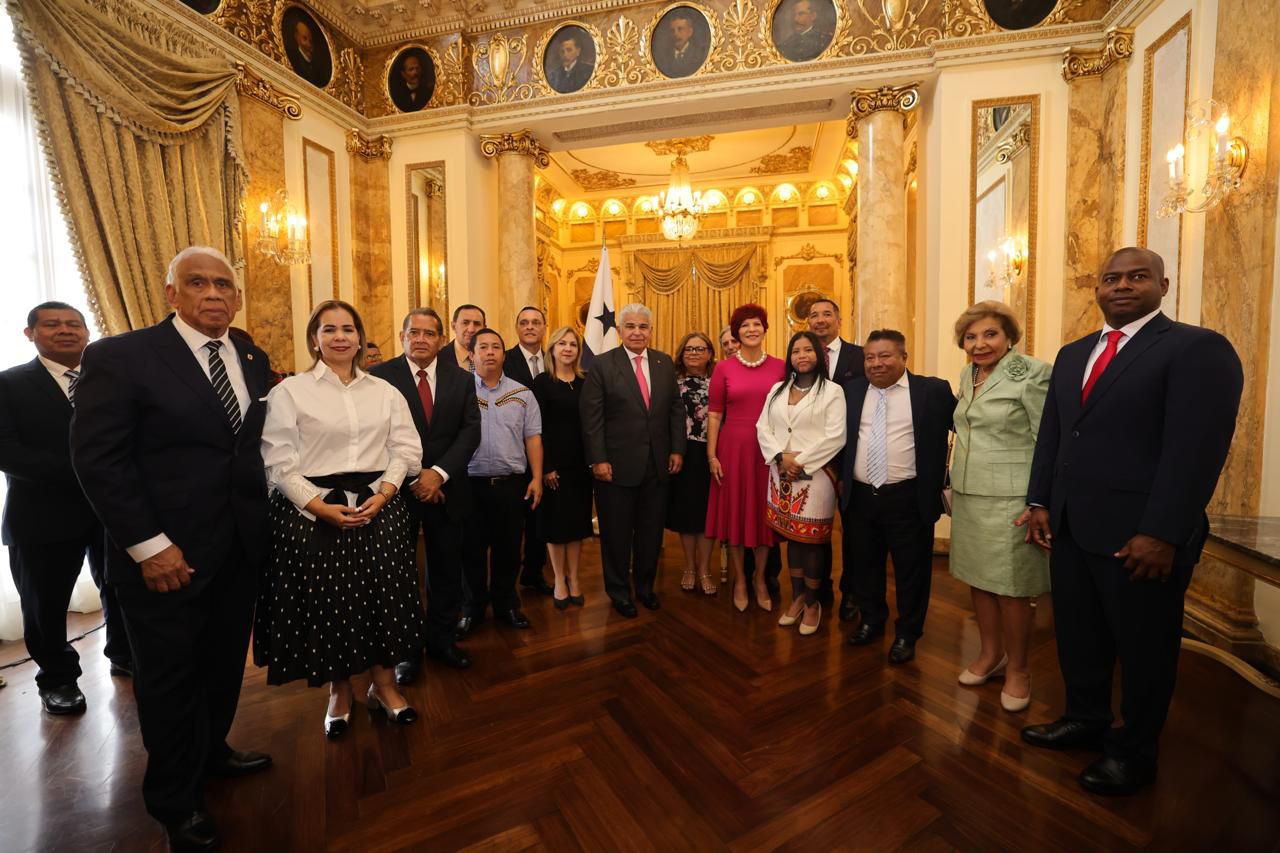 Mulino insta a ministros a asistir a consejos provinciales y municipales