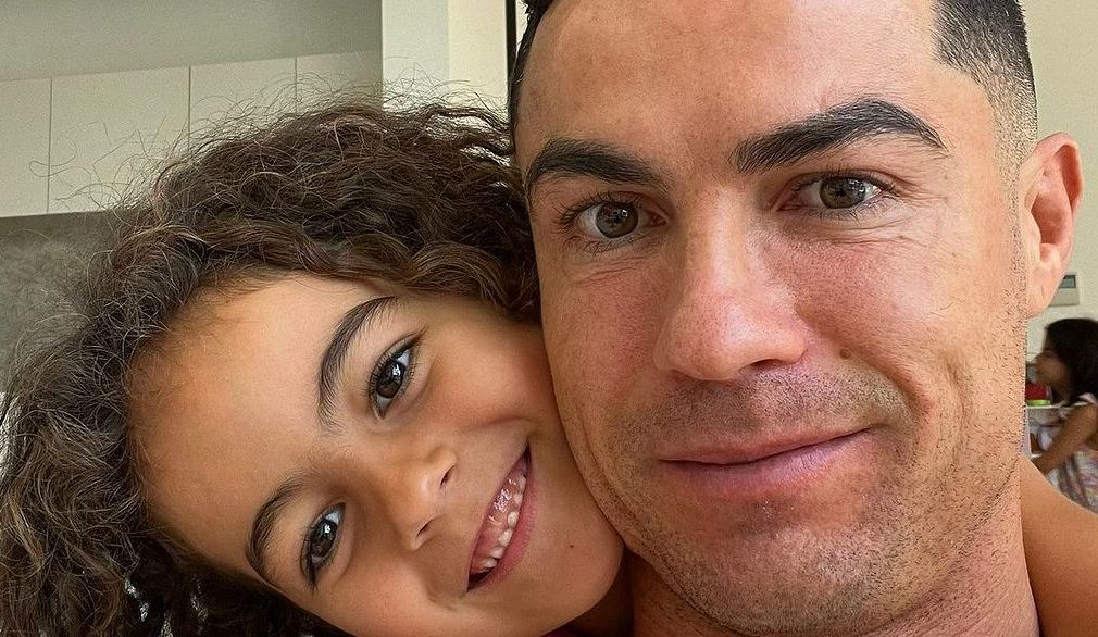 Alana y su padre Cristiano Ronaldo. Foto: Instagram