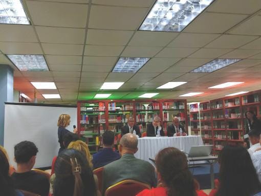 Abdel Fuentes lanza su primer libro. Foto: Cortesía