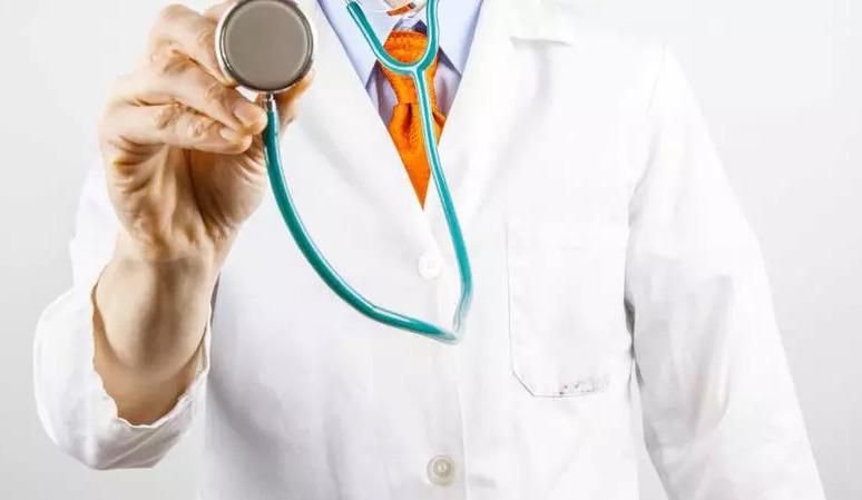 En este caso hay médicos implicados.