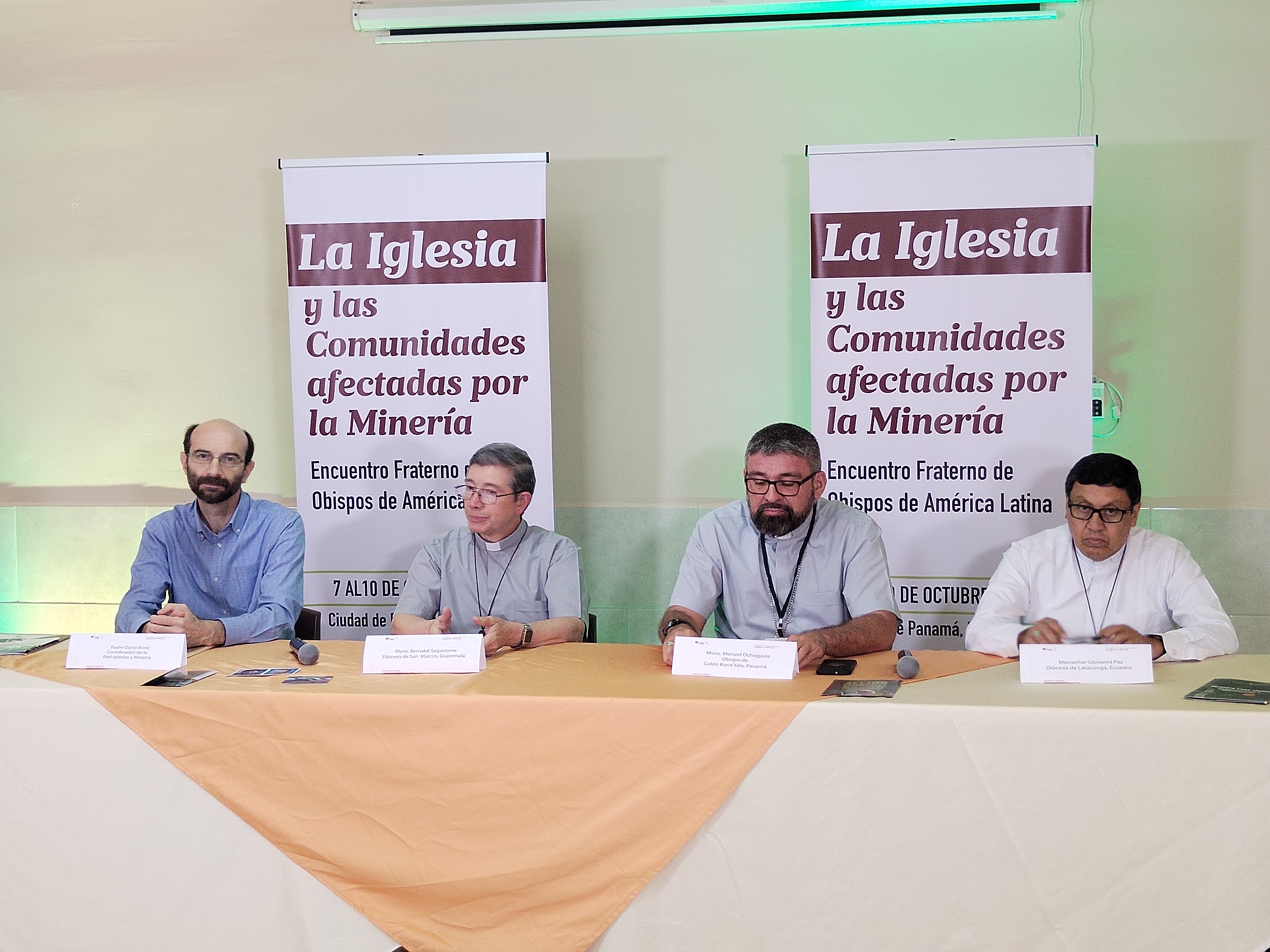 En el evento se abordaron las problemáticas derivadas de la explotación de los recursos naturales. Foto: MC