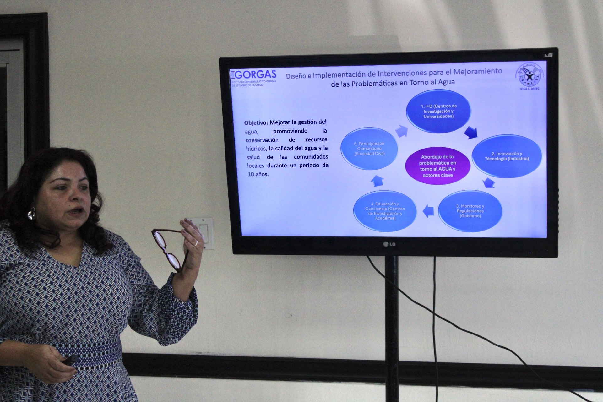 Las investigadoras invitaron a los interesados a trabajar en la conservación del agua y la biodiversidad. Foto: Cortesía