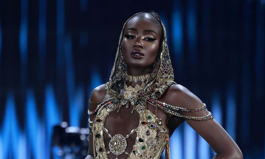 Modelo se quita la peluca en pleno desfile del Miss Grand. Foto: Instagram