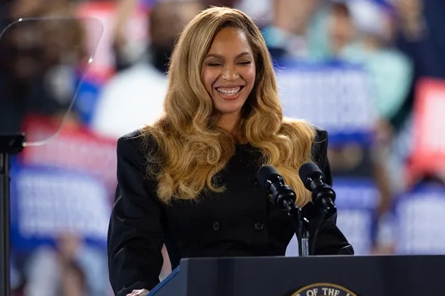 Beyoncé conectó la candidatura de Harris con la lucha por los derechos de las mujeres. Foto: EFE