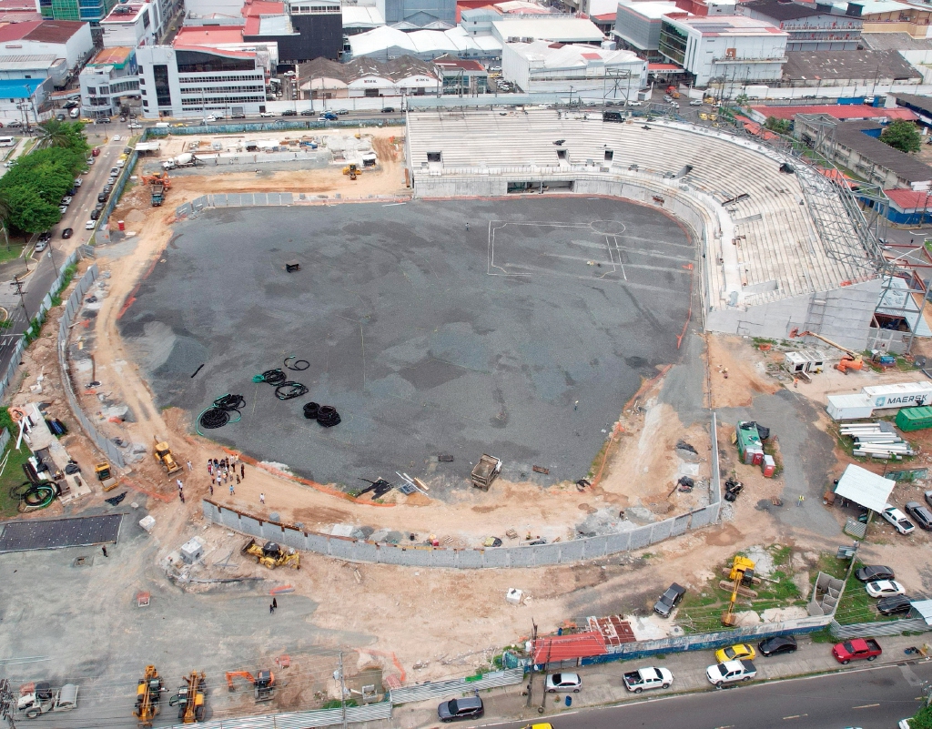 Construcción del nuevo Estadio Mariano Bula de Colón.