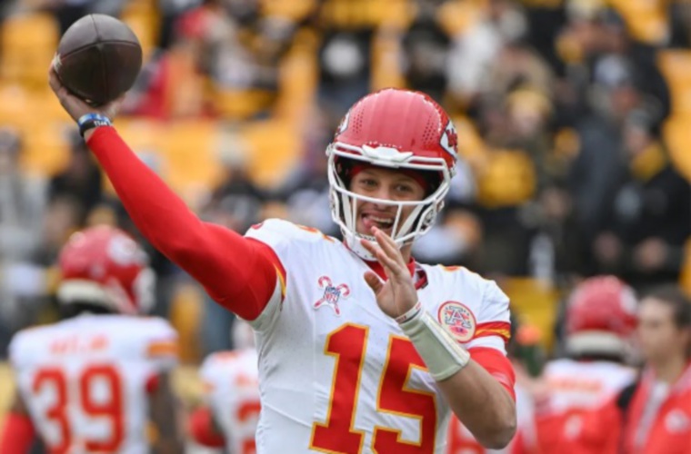 Patrick Mahomes se recupera de una lesión en un tobillo.