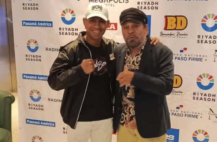 El púgil panameño Ricardo ‘El Científico’ Núñez (izq.) junto a la gloria deportiva Roberto ‘Mano de Piedra’ Durán.