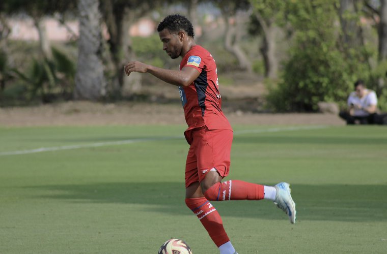 El mediocampista José Murillo durante un partido de entrenamiento realizado ayer.