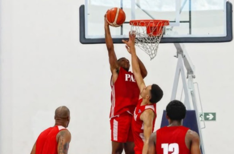 Entrenamientos del equipo de baloncesto.