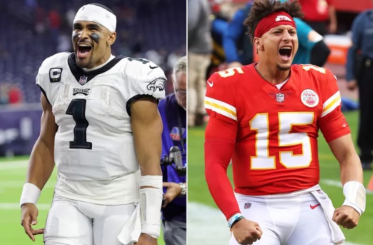Jalen Hurts (izq.) y Patrick Mahomes.