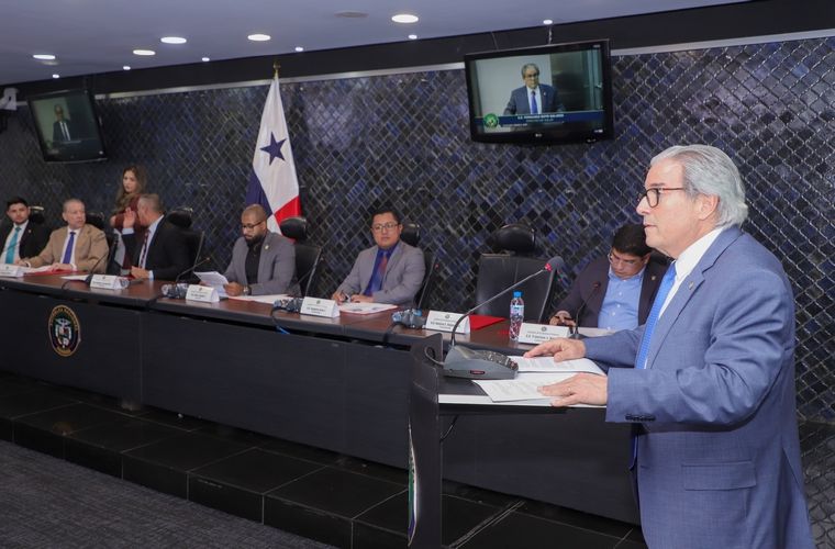 Este año se requieren 2,748 millones 149,964 dólares, es decir, $229 millones mensuales, para pagar las pensiones.
