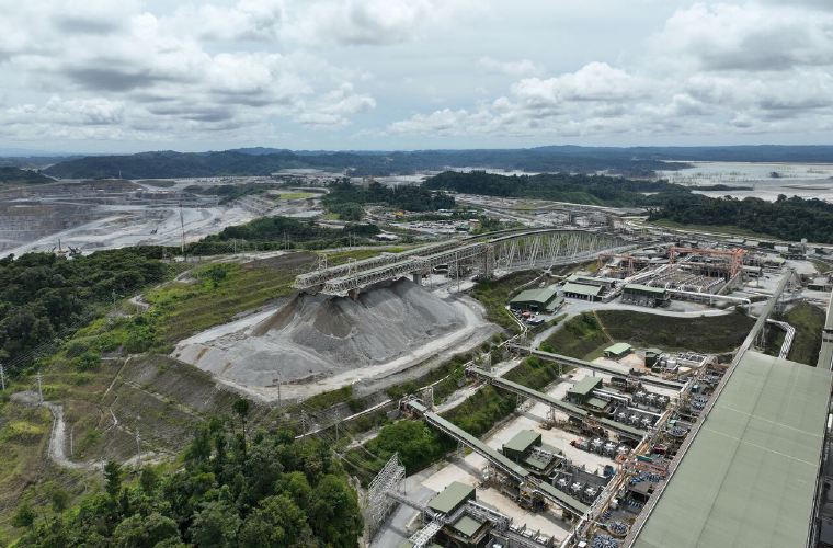 Aproximadamente, 121 mil toneladas métricas secas de concentrado de cobre permanecen en el sitio.