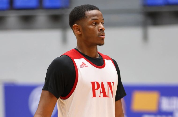 Iverson Molinar, canastero panameño.