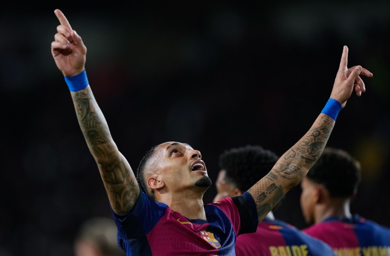 Raphinha celebra tras marcar el 3-1.