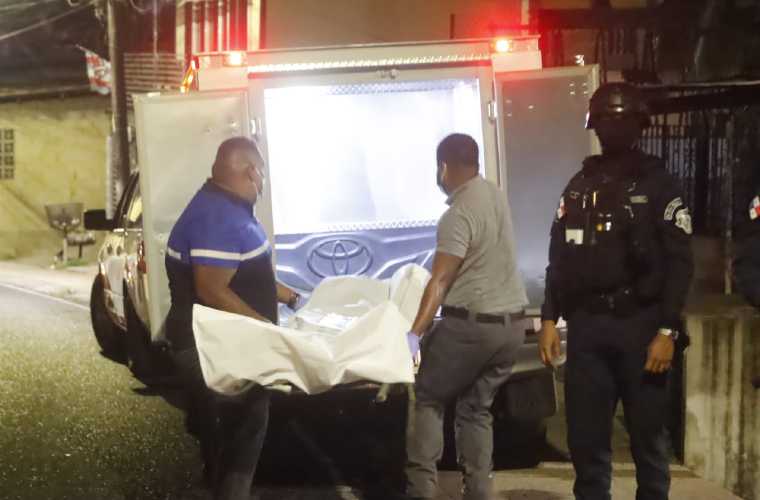 Levantamiento del cuerpo en San Miguelito.
