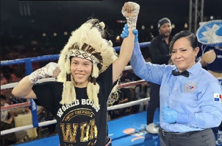 Nataly Delgado (izq.)