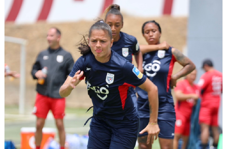 Entrenamiento de la Selección Mayor de Fútbol Femenina de Panamá realizado ayer.
