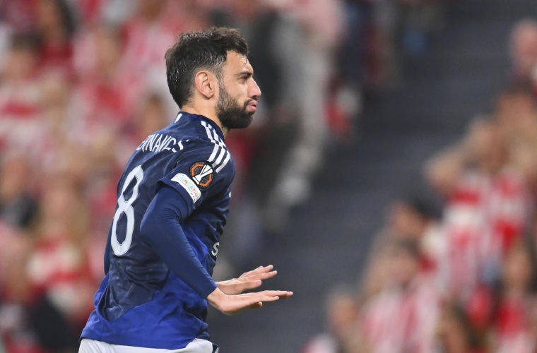 Bruno Fernandes celebra la anotación de su gol.