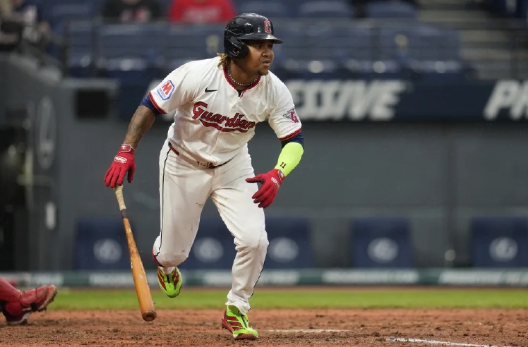 El dominicano José Ramírez en acción.