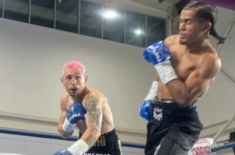 Pleito entre el argentino Alfredo ‘Koki’ Soto y el panameño José ‘El Magnífico’ Núñez (der.), realizado el pasado sábado.