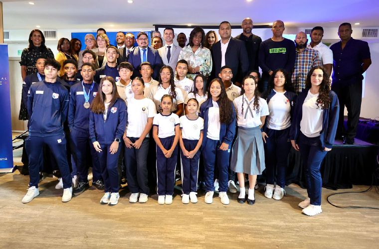 Ayer se hizo el lanzamiento de los Juegos Deportivos Intercolegiales, los cuales arrancarán mañana viernes. 