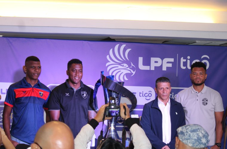 Conferencia de prensa realizada ayer.