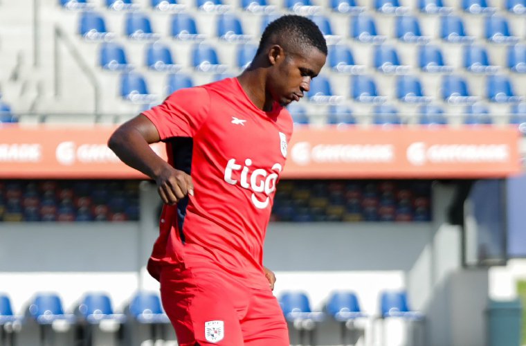 El delantero Gustavo Herrera forma parte de la Selección Sub-20 de Fútbol de Panamá que competirá en el torneo Maurice Revello.