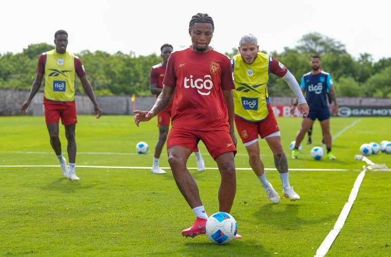 En el entrenamiento de ayer domingo se sumó el mediocampista Janpol Morales, del CD Macará del fútbol de Ecuador.