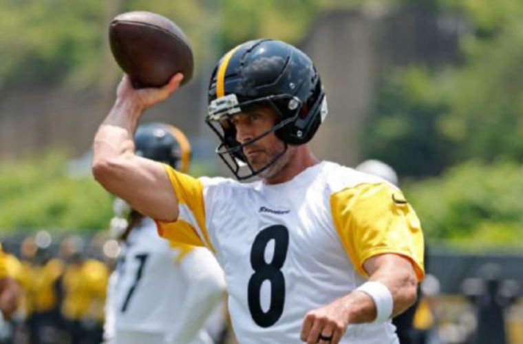 Aaron Rodgers, quarterback de Steelers.