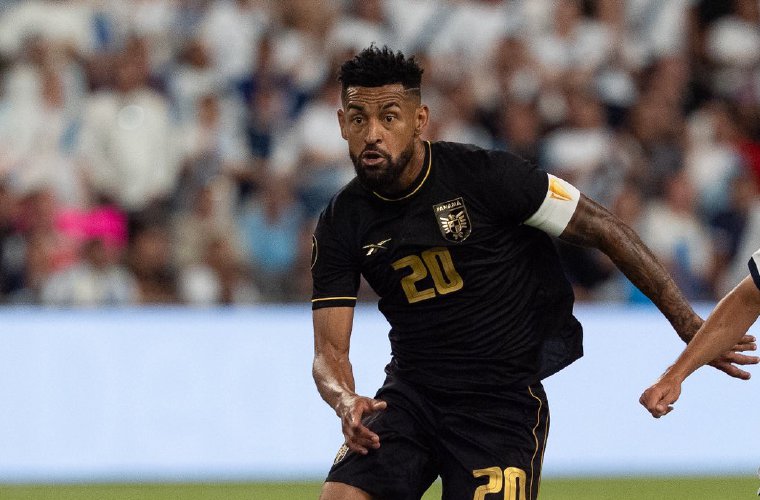 Aníbal Godoy, volante y capitán de la Selección mayor de Fútbol de Panamá, la cual enfrenta mañana a Honduras.