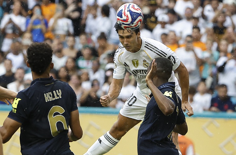 Gonzalo García al momento de anotar de cabeza el gol que le dio el triunfo al real Madrid, el cual avanzó a los cuartos de final del Mundial de Clubes, el cual se disputa en Estados Unidos.