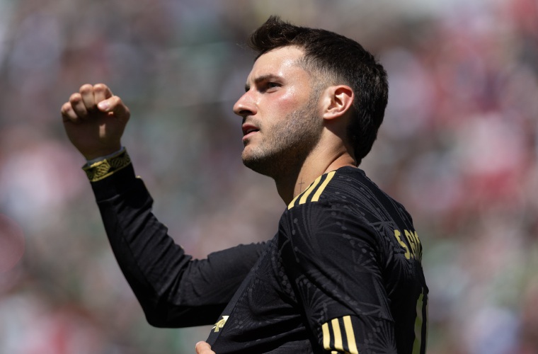 Santiago Giménez de México.