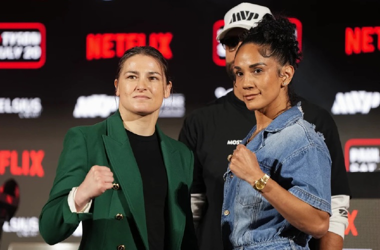 Katie Taylor (izq.) y Amanda Serrano.