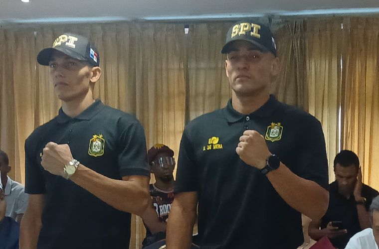 Enzo Moreno (izq.) y Kevin De Mera verán acción.