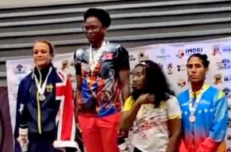 Atheyna Bylon (c) ganó la medalla de oro en la Copa América Ibagué 2025.