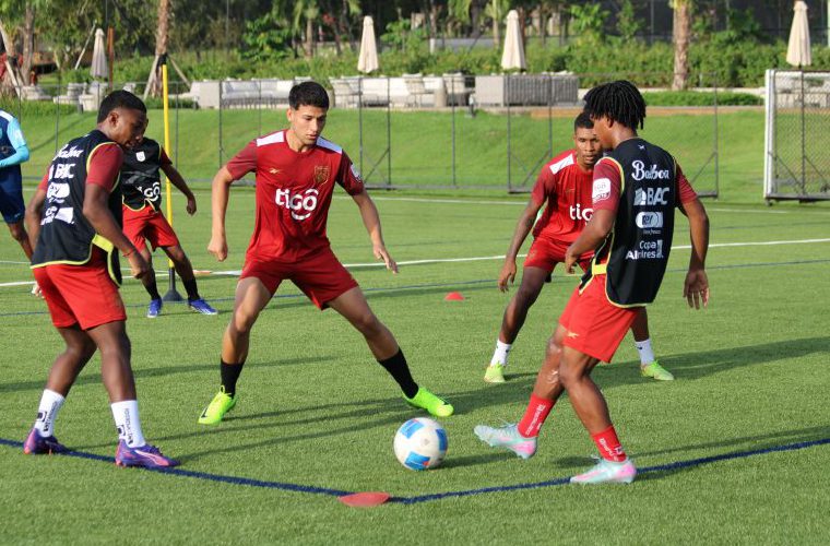 Entrenamiento de ayer de la Selección Sub-20 de Fútbol, la cual se fogueará con su similar de Colombia.