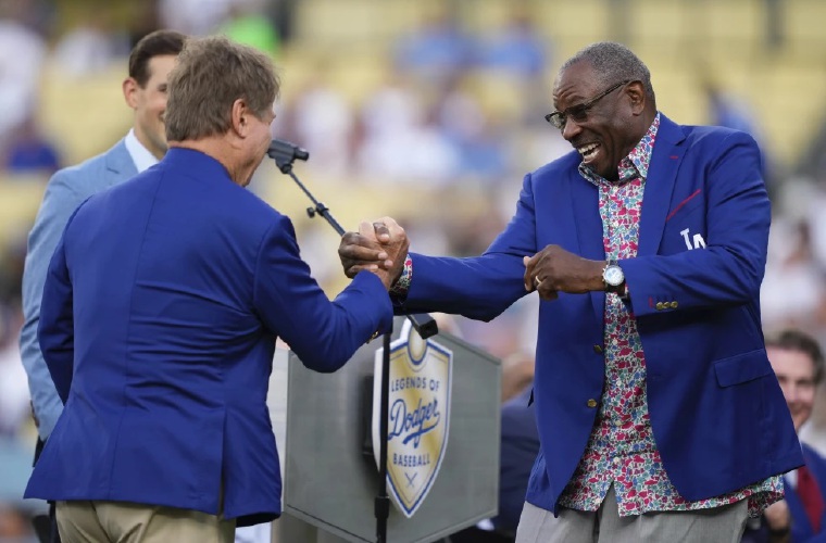 Baker (d) tendrá una experiencia diferente.