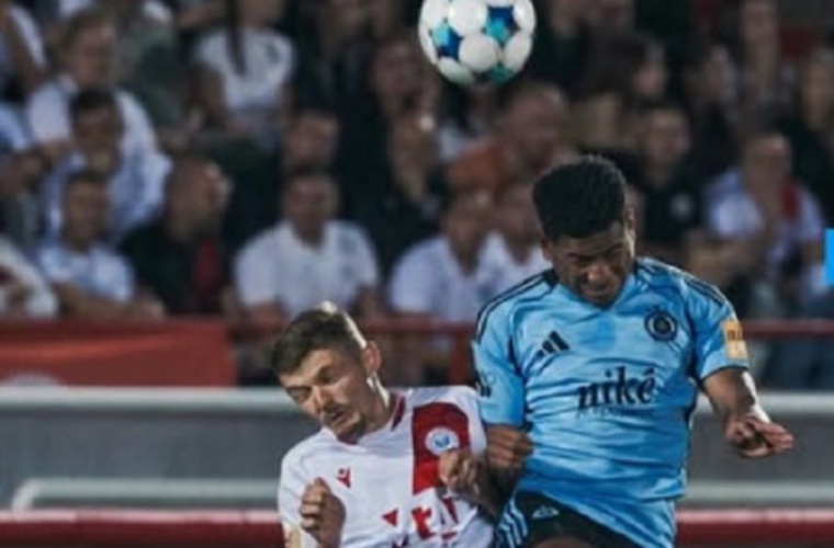 César Blackman durante el partido.