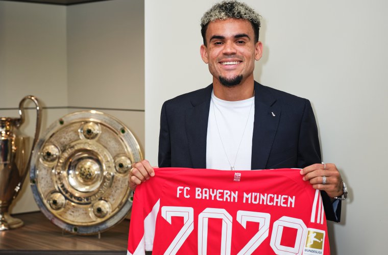 Luis Díaz en su presentación.