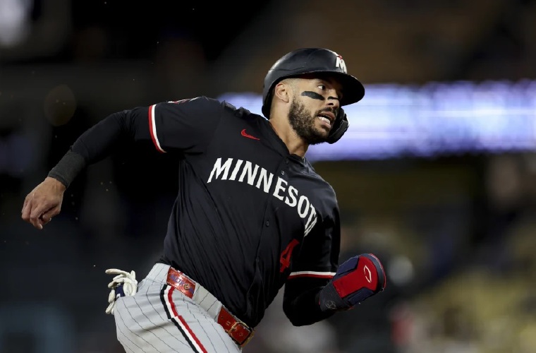 Carlos Correa fue cambiado ayer.