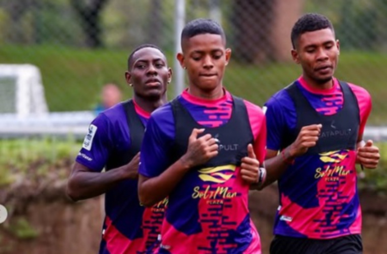 Entrenamiento del Sporting en Guatemala.