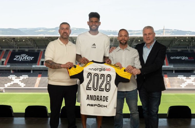 Andrés Andrade durante el anuncio.