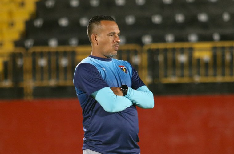 Mario Méndez, técnico del Plaza Amador.